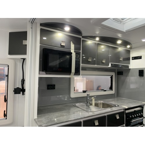 Hilltop Kosciusko Family 23'4"